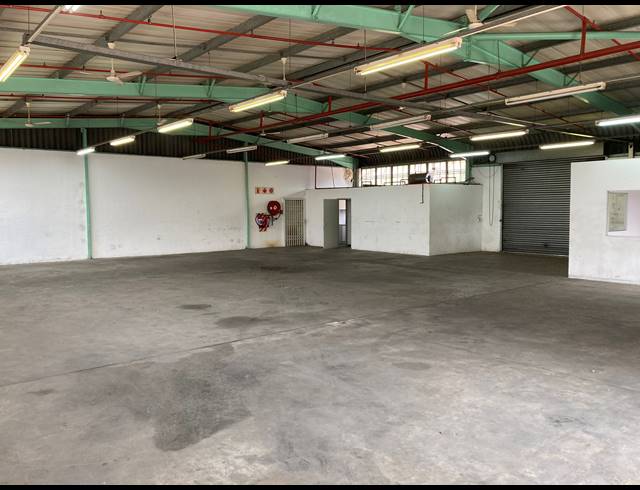 372M² FACTORY TO LET IN NEW GERMANY